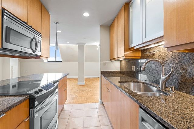 $850,000 | 357 Commercial Street, Unit 818, Boston, MA 02109