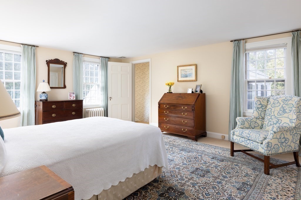 284 Woodland Road Brookline, MA 02467 - Photo 18 of 29