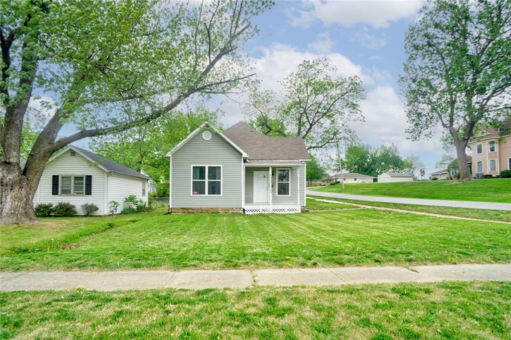 713 North Holden Street, Warrensburg, MO 64093 Compass