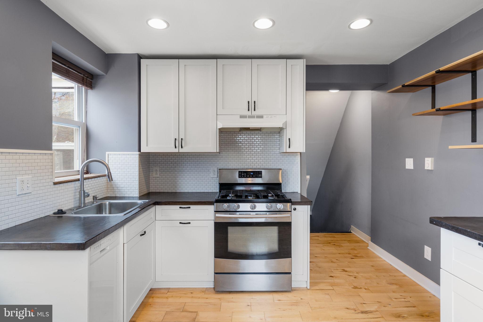 2054 Ellsworth Street Philadelphia, PA 19146 - Photo 6 of 29