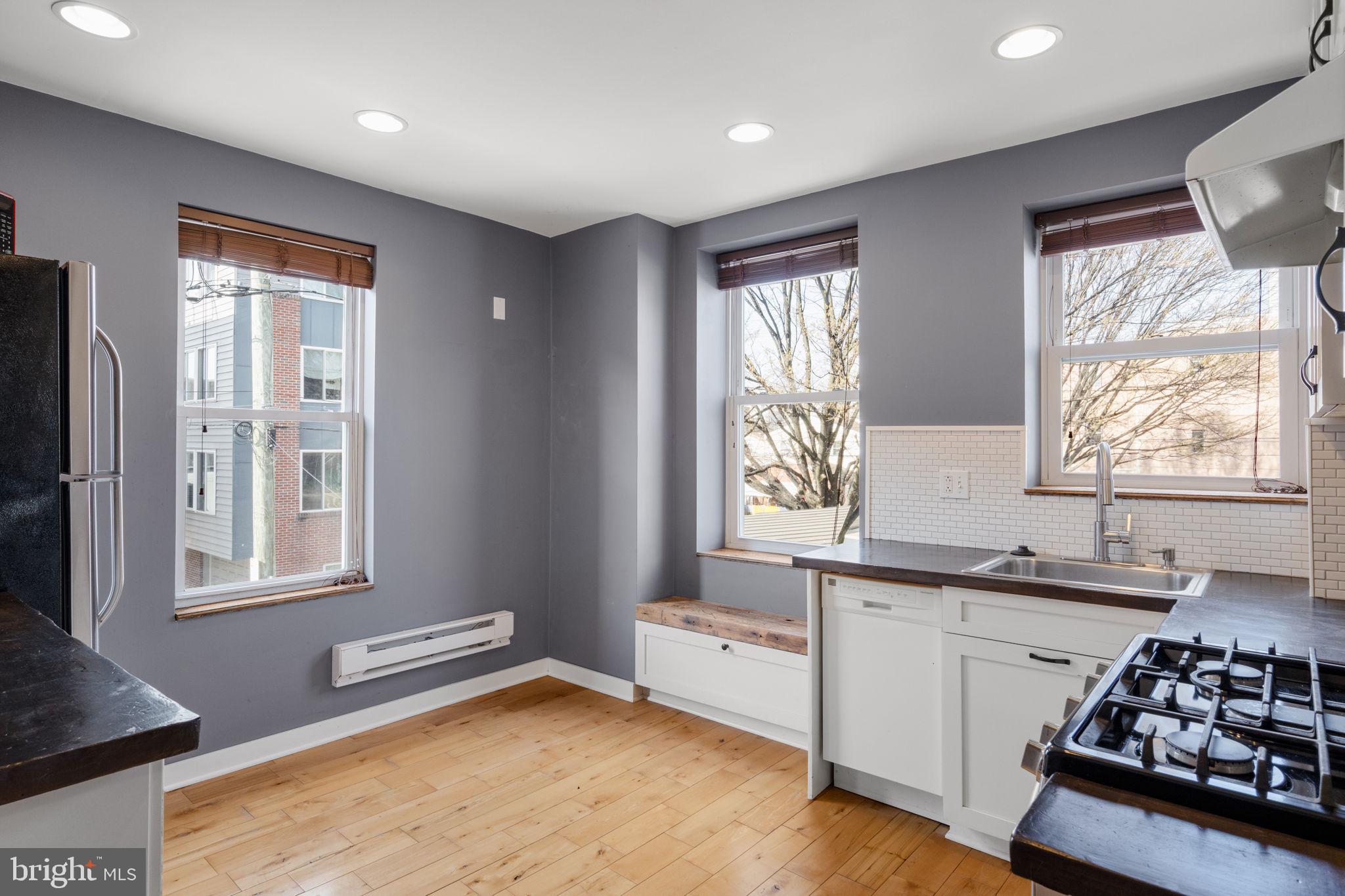 2054 Ellsworth Street Philadelphia, PA 19146 - Photo 7 of 29