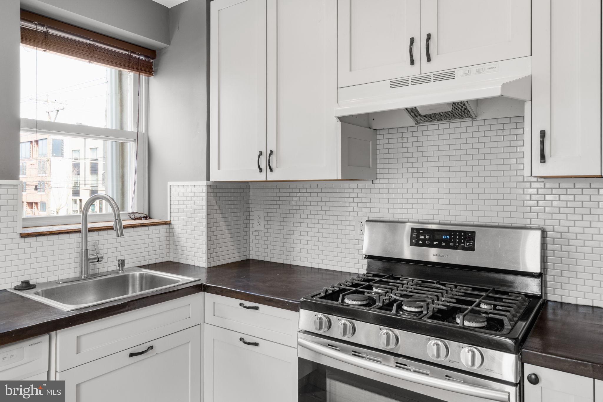 2054 Ellsworth Street Philadelphia, PA 19146 - Photo 8 of 29