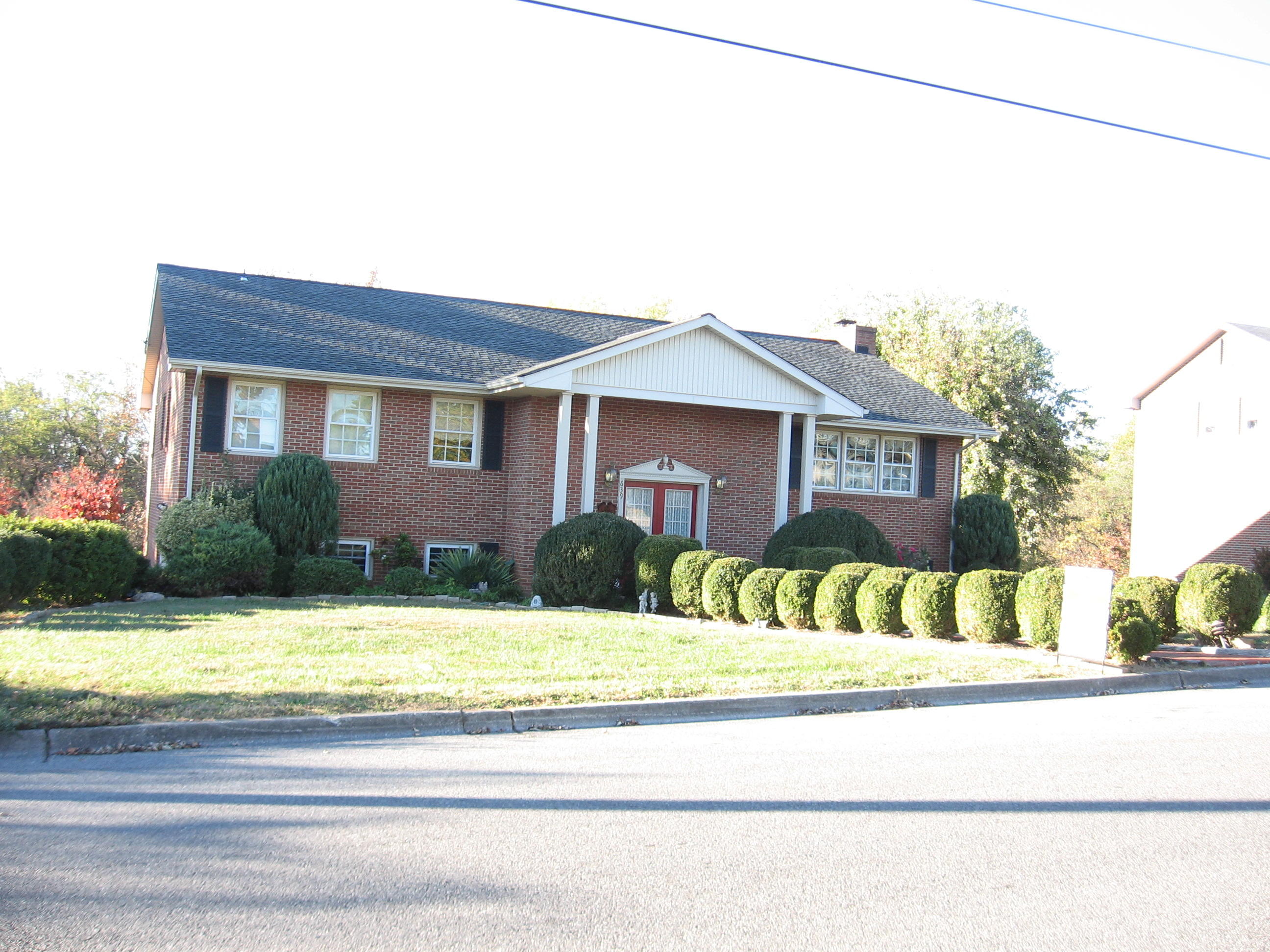 639 Olney Road Vinton, VA 24179 - Photo 2 of 4 IMG_1425
