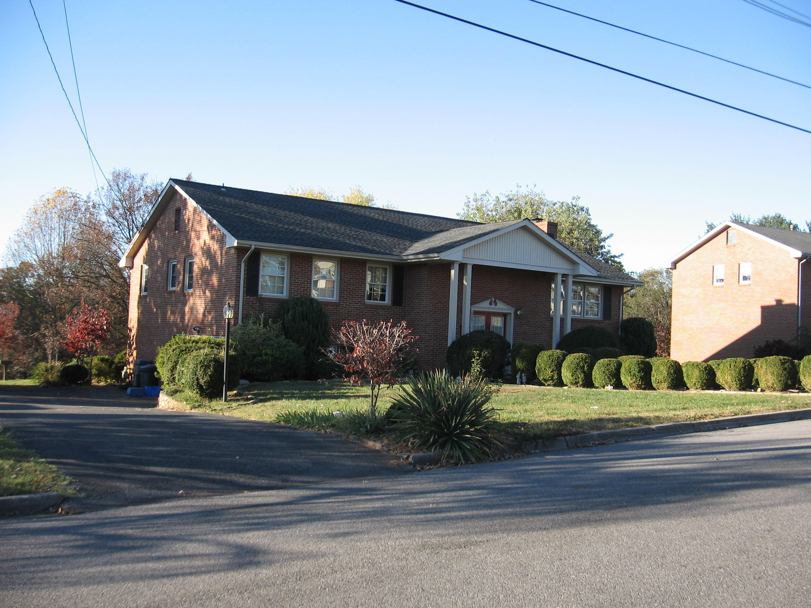 639 Olney Road Vinton, VA 24179 - Photo 3 of 4 IMG_1423
