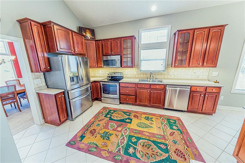 10525 Beaver Ridge Drive Fishers, IN 46037 - Photo 9 of 28 Gallery Image 9