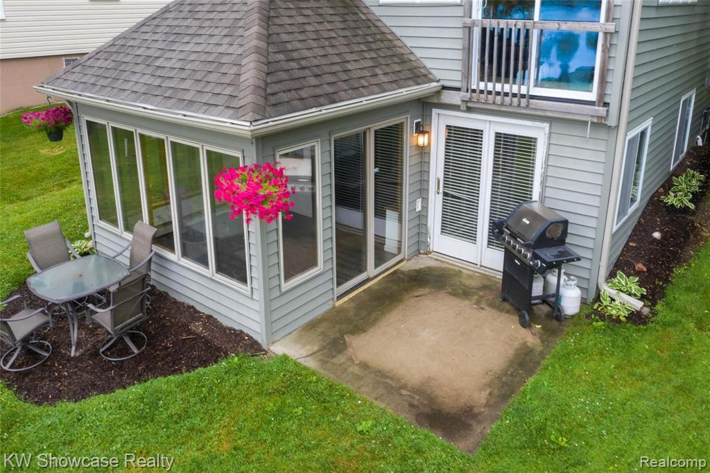 6150 Bullard Road Fenton, MI 48430 - Photo 5 of 59