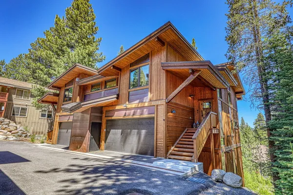 $1,278,000 | 10342 Palisades Drive, Truckee, CA 96161