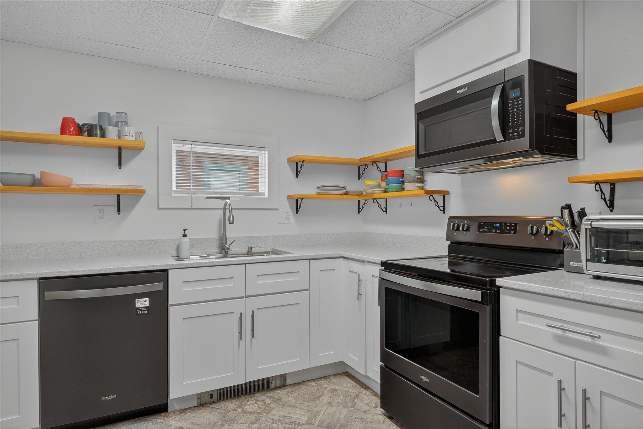 61 Pleasant Street Ludlow, VT 05149 - Photo 17 of 60