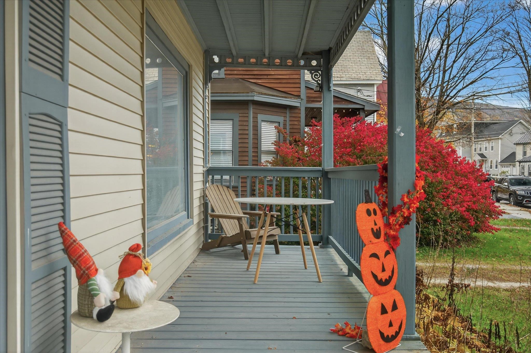 61 Pleasant Street Ludlow, VT 05149 - Photo 3 of 60