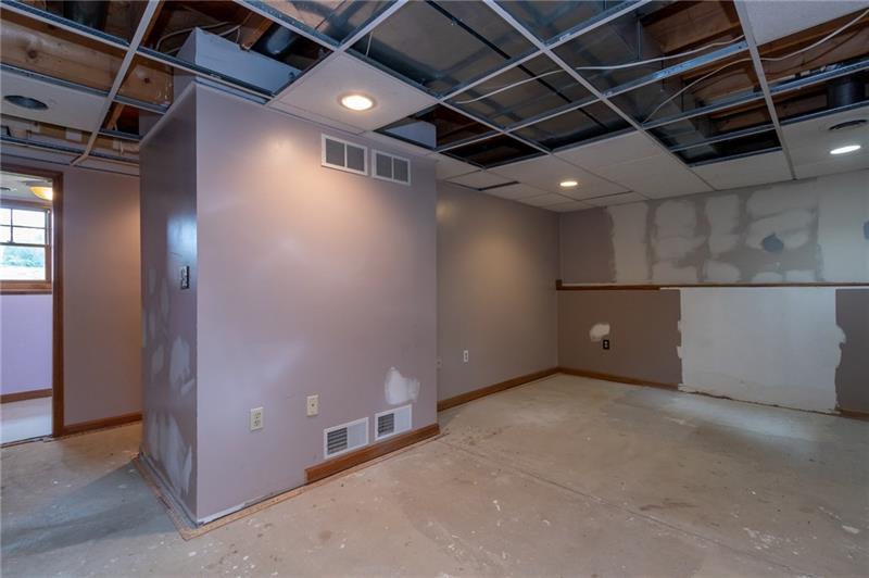 275 Cowpath Road Aliquippa, PA 15001 - Photo 17 of 24 Another view of Family Room.