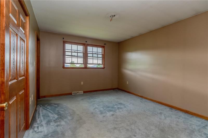 275 Cowpath Road Aliquippa, PA 15001 - Photo 9 of 24 Master Bedroom with large closet and ensuite bath.