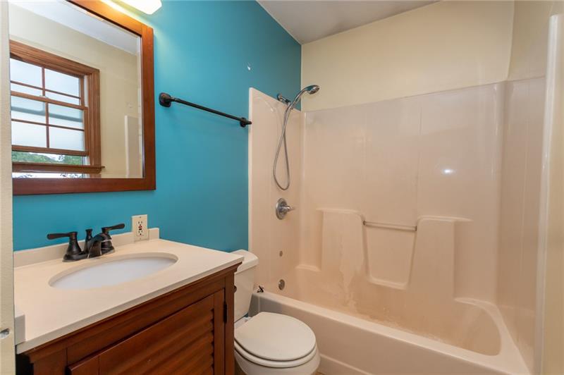 275 Cowpath Road Aliquippa, PA 15001 - Photo 10 of 24 Master Bath