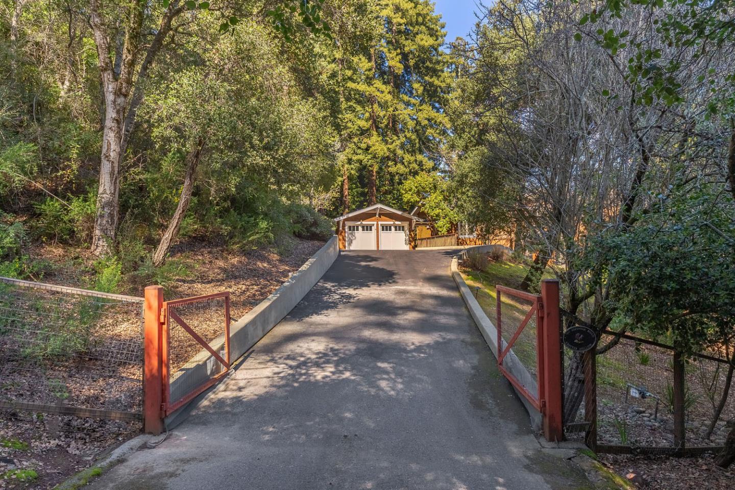 950 Espinosa Road Woodside, CA 94062 - Photo 24 of 24 a view of a pathway with a backyard