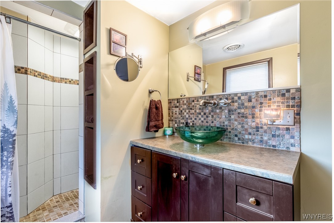 7094 Bear Ridge Road Pendleton, NY 14120 - Photo 27 of 38