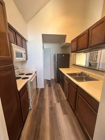 $79,990 | 14550 Fonmeadow Drive, Unit 800, Houston, TX 77035