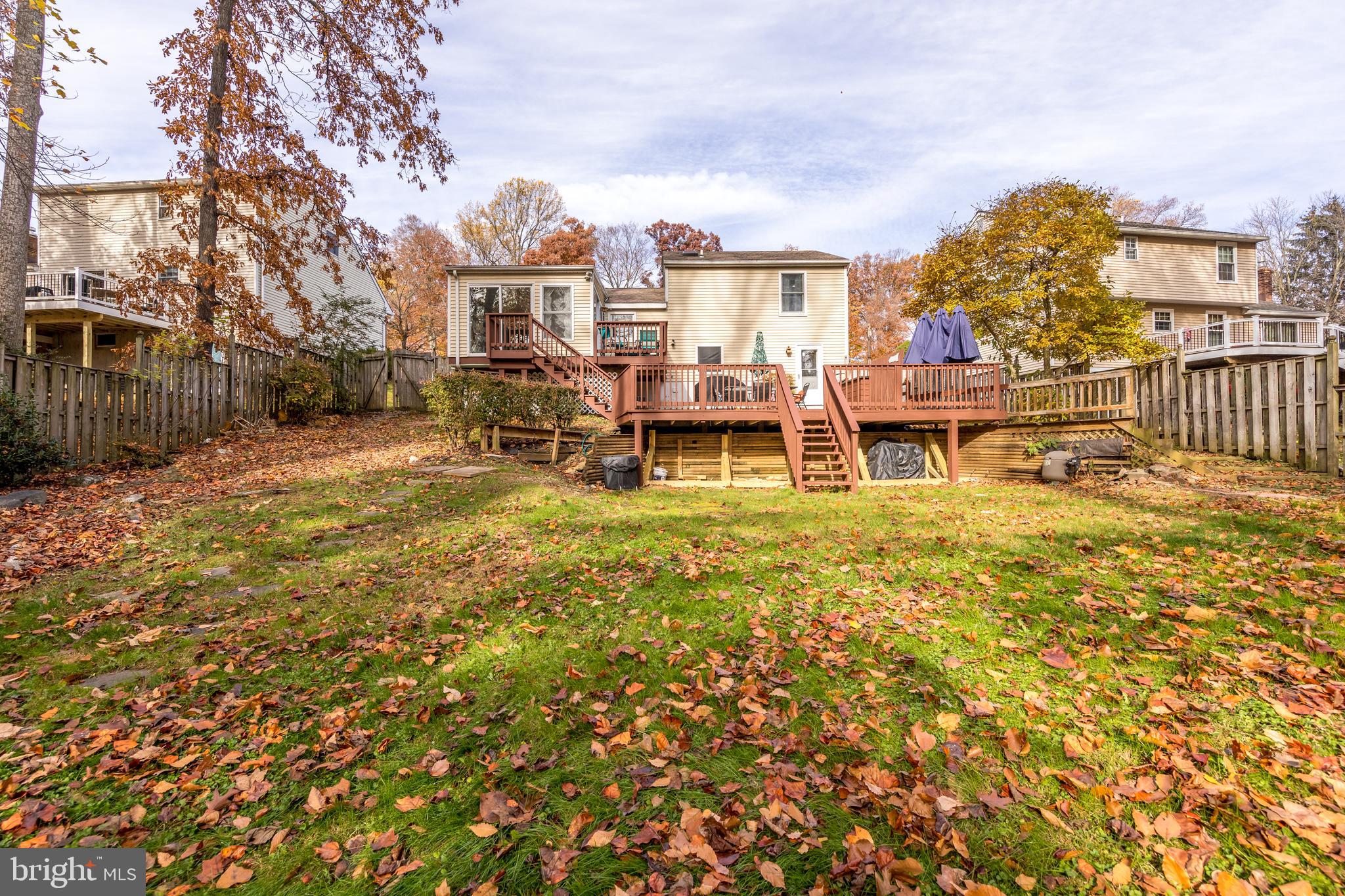2738 Parallel Path Abingdon, MD 21009 - Photo 24 of 33 2 Tiered Expansive Decking