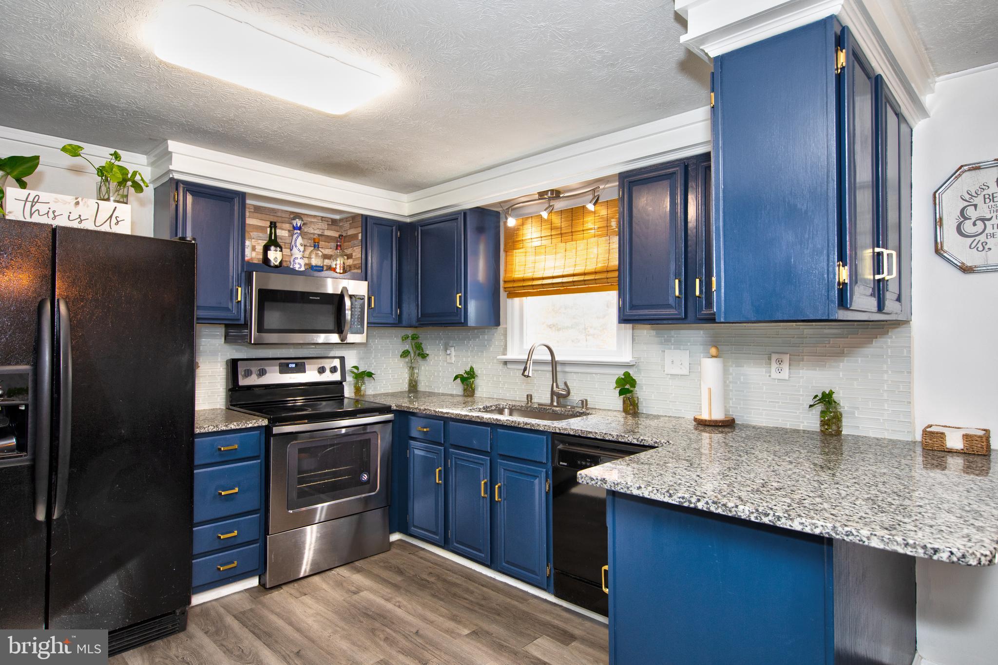 2738 Parallel Path Abingdon, MD 21009 - Photo 7 of 33 Kitchen w/All Appliances