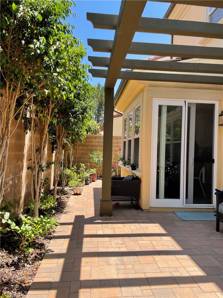 31 Larkfield Irvine, CA 92620 - Photo 2 of 20