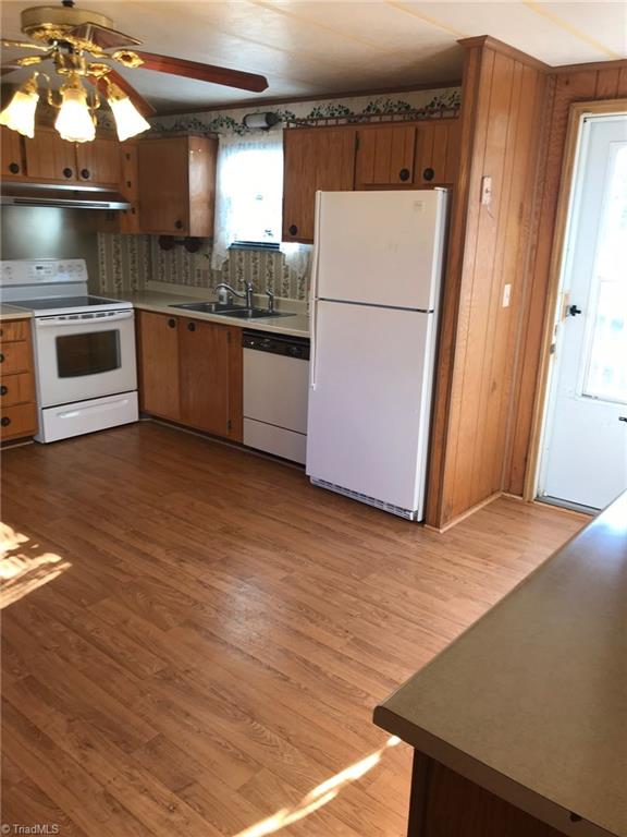 895 Riverside Drive Lexington, NC 27292 - Photo 8 of 12 Gallery Image 8