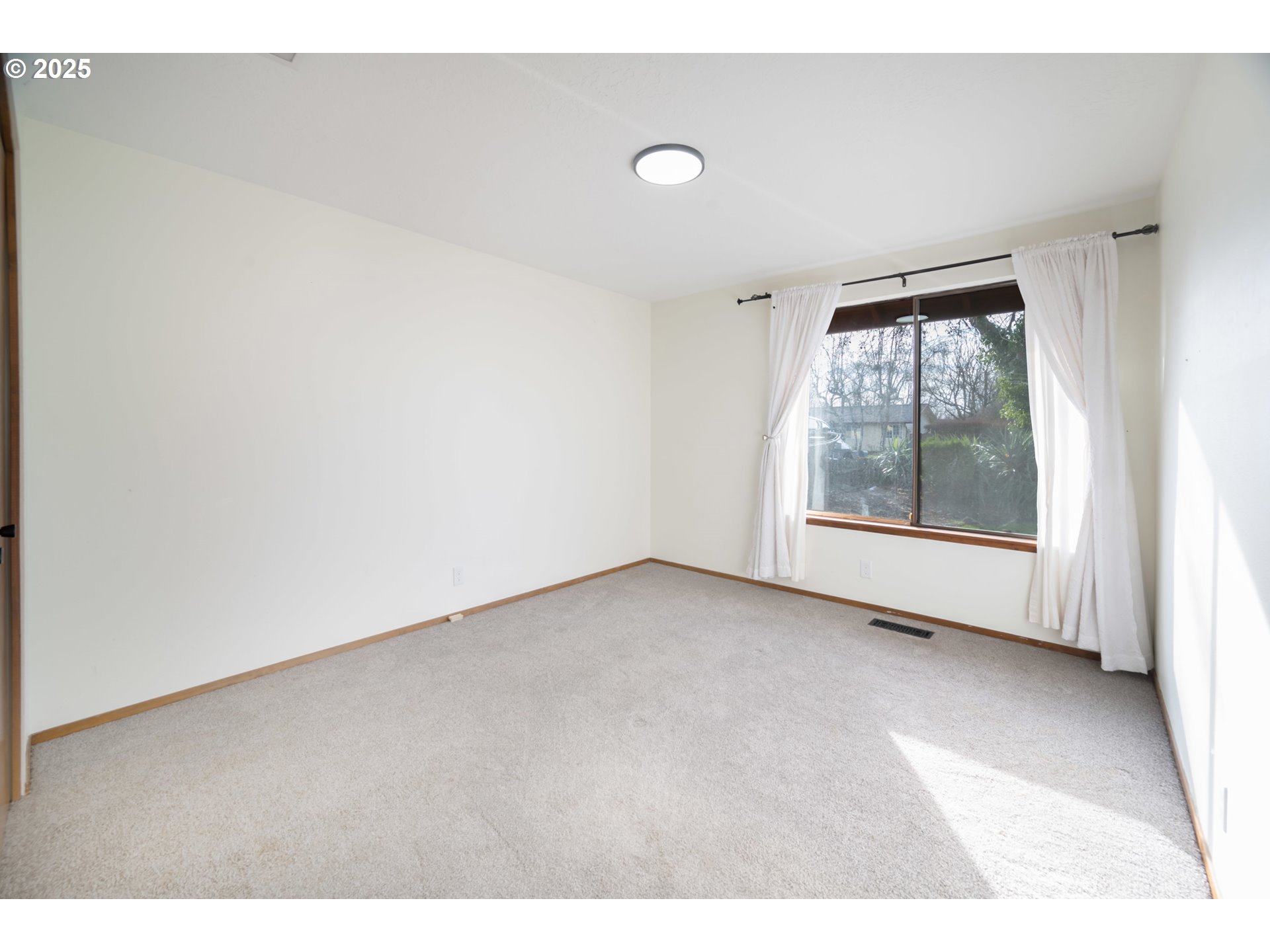 1144 Randall Way Independence, OR 97351 - Photo 24 of 31 Gallery Image 24