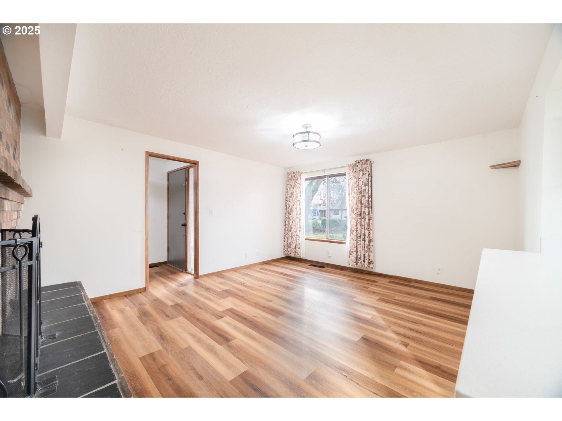1144 Randall Way Independence, OR 97351 - Photo 10 of 31 Gallery Image 10