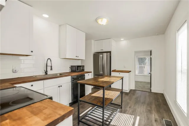 $162,000 | 1529 South Harvard Avenue, Independence, MO 64052