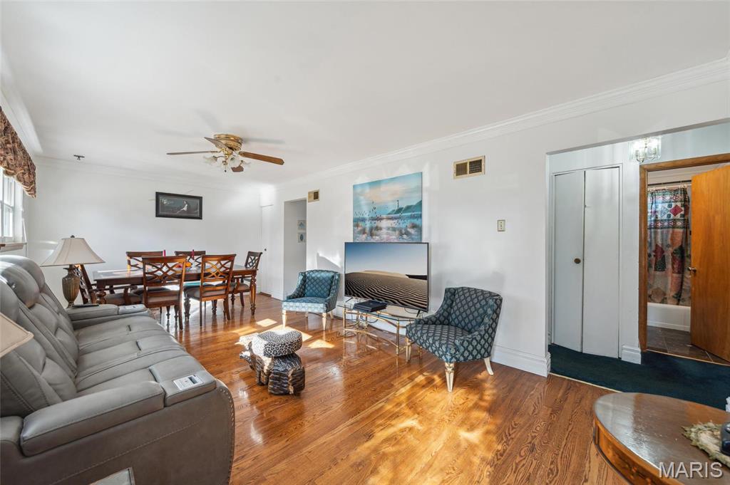 231 Freeman Drive St. Louis, MO 63129 - Photo 12 of 21