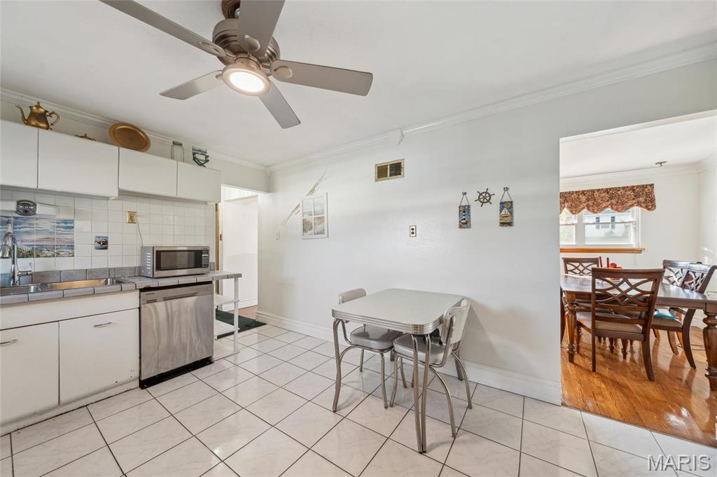 231 Freeman Drive St. Louis, MO 63129 - Photo 2 of 21