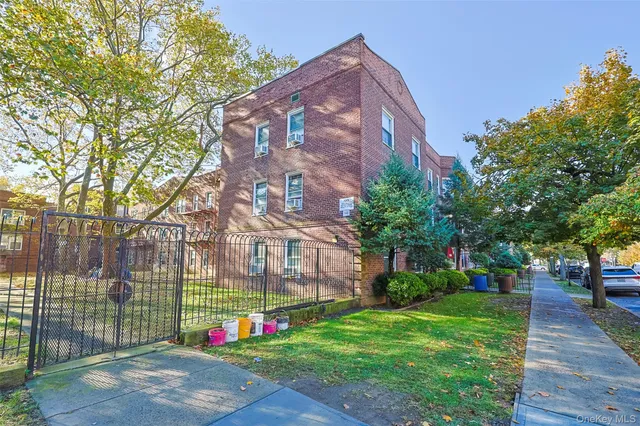 $269,000 | 141-24 78th Road, Unit 3A | Kew Gardens Hills