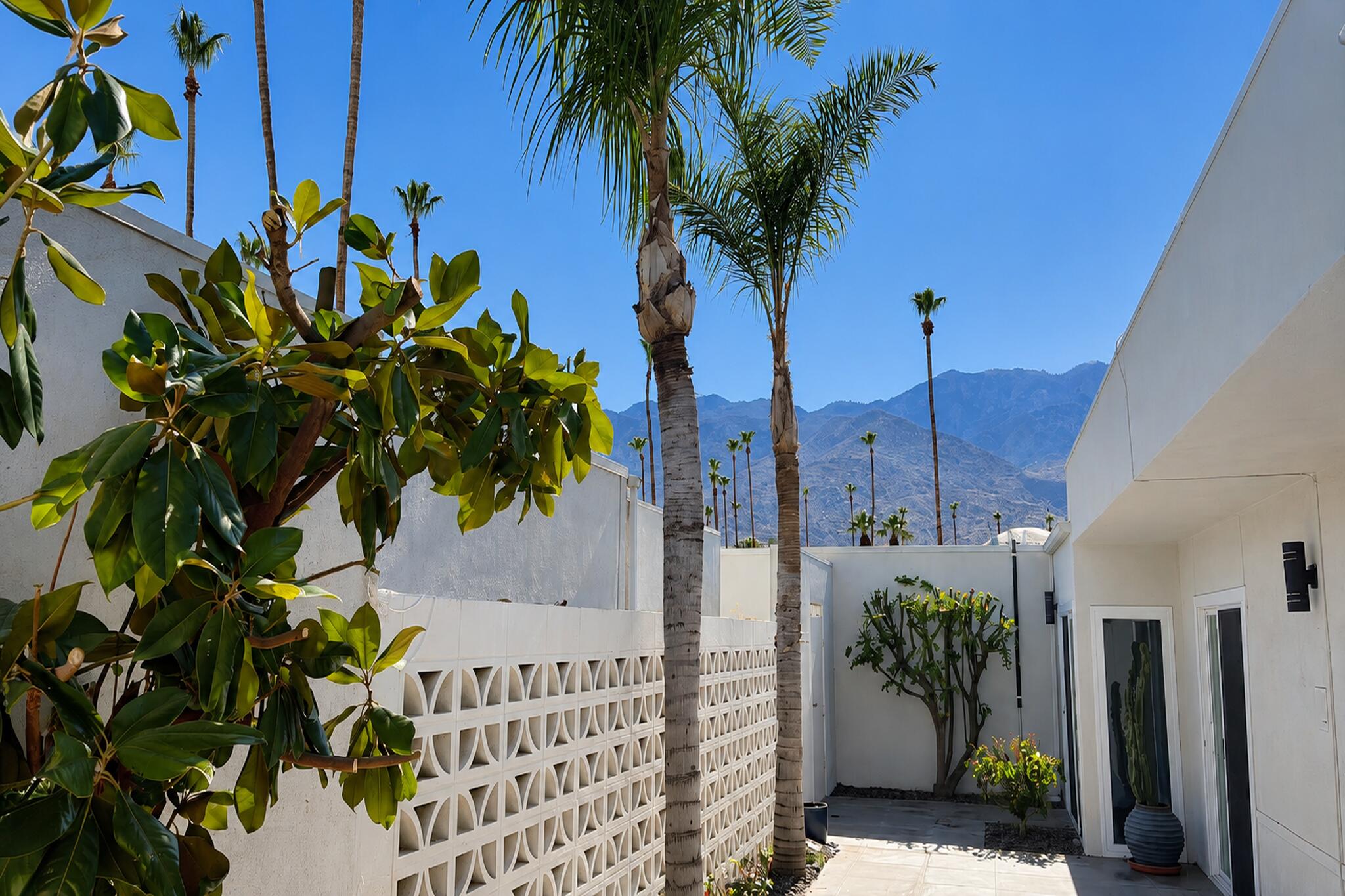 1810 Sandcliff Road Palm Springs, CA 92264 - Photo 41 of 56 courtyard_enhanced_2048x1365