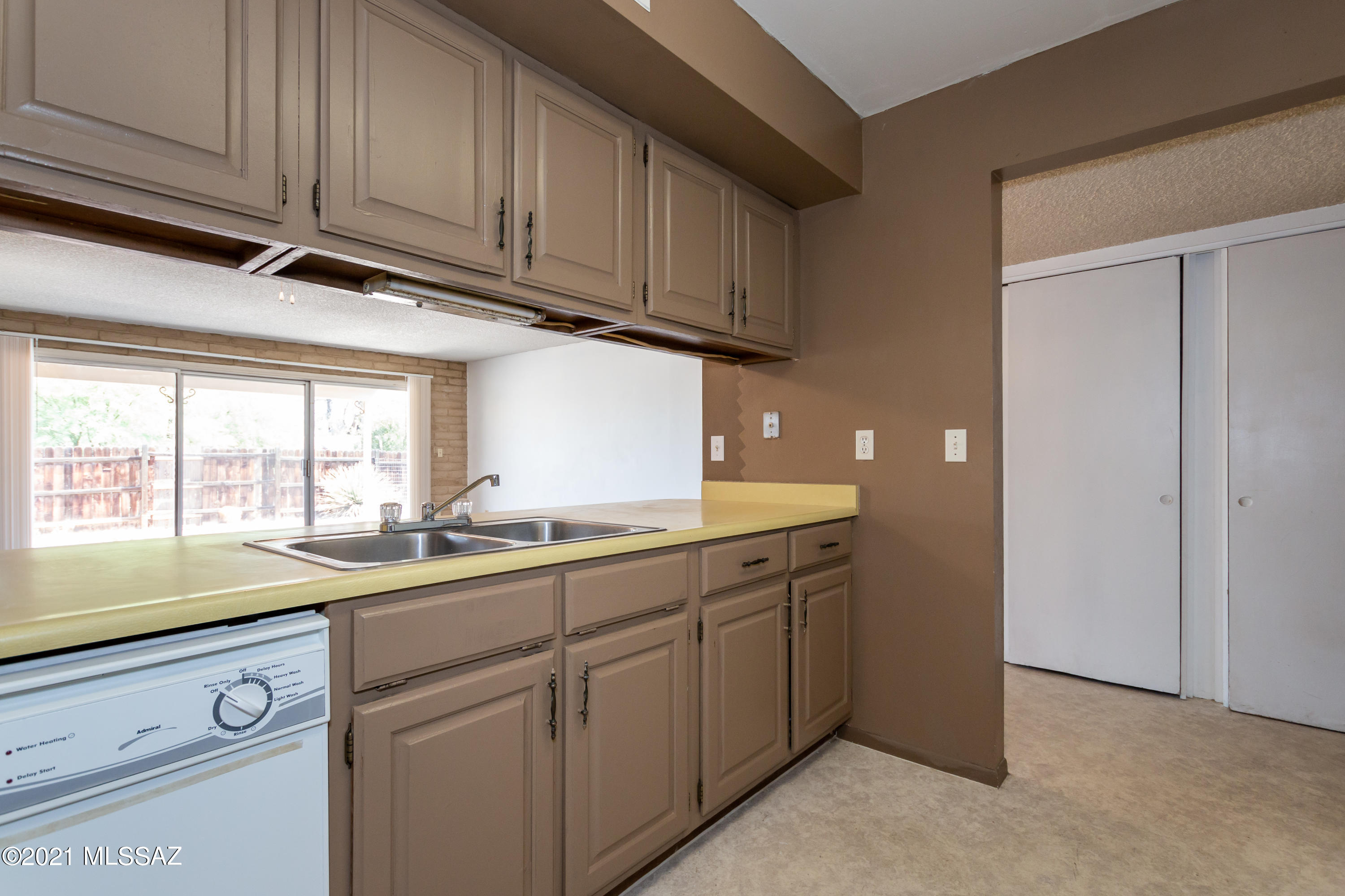 3227 East Kleindale Road Tucson, AZ 85716 - Photo 6 of 43