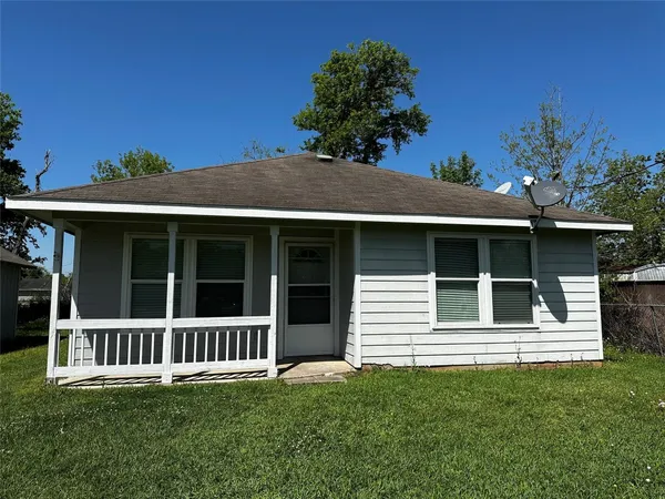 $1,260 | 19112 County Road 520A, Brazoria, TX 77422