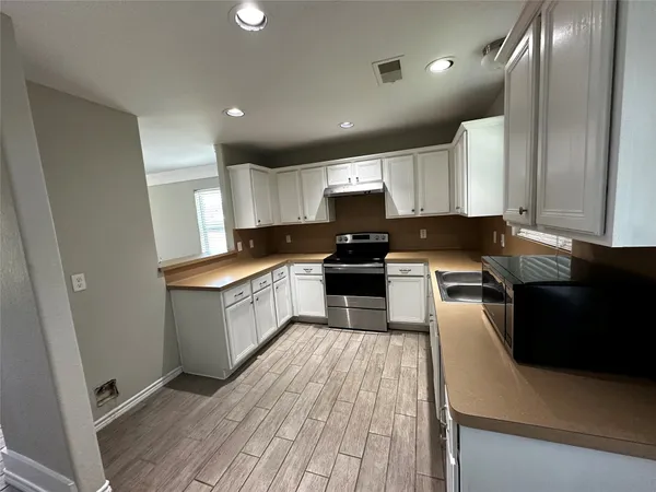 $1,260 | 19112 County Road 520A, Brazoria, TX 77422