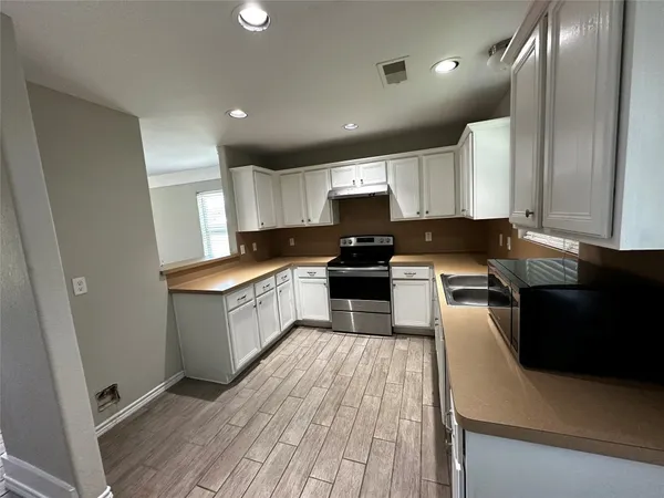 $1,260 | 19112 County Road 520A, Brazoria, TX 77422