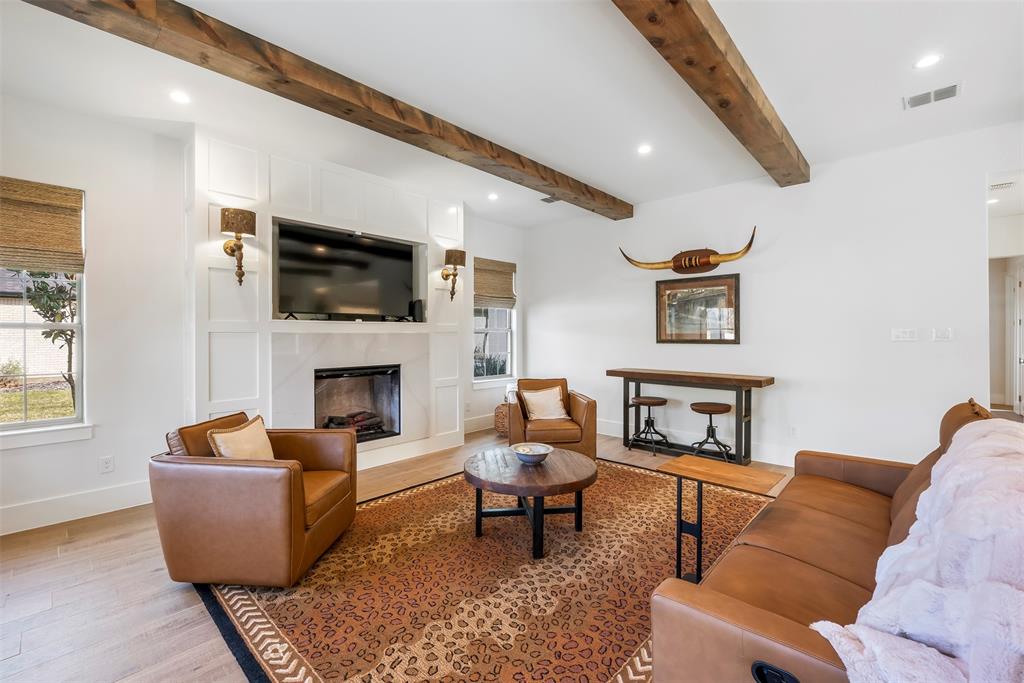 9305 Bellechase Road Granbury, TX 76049 - Photo 5 of 39