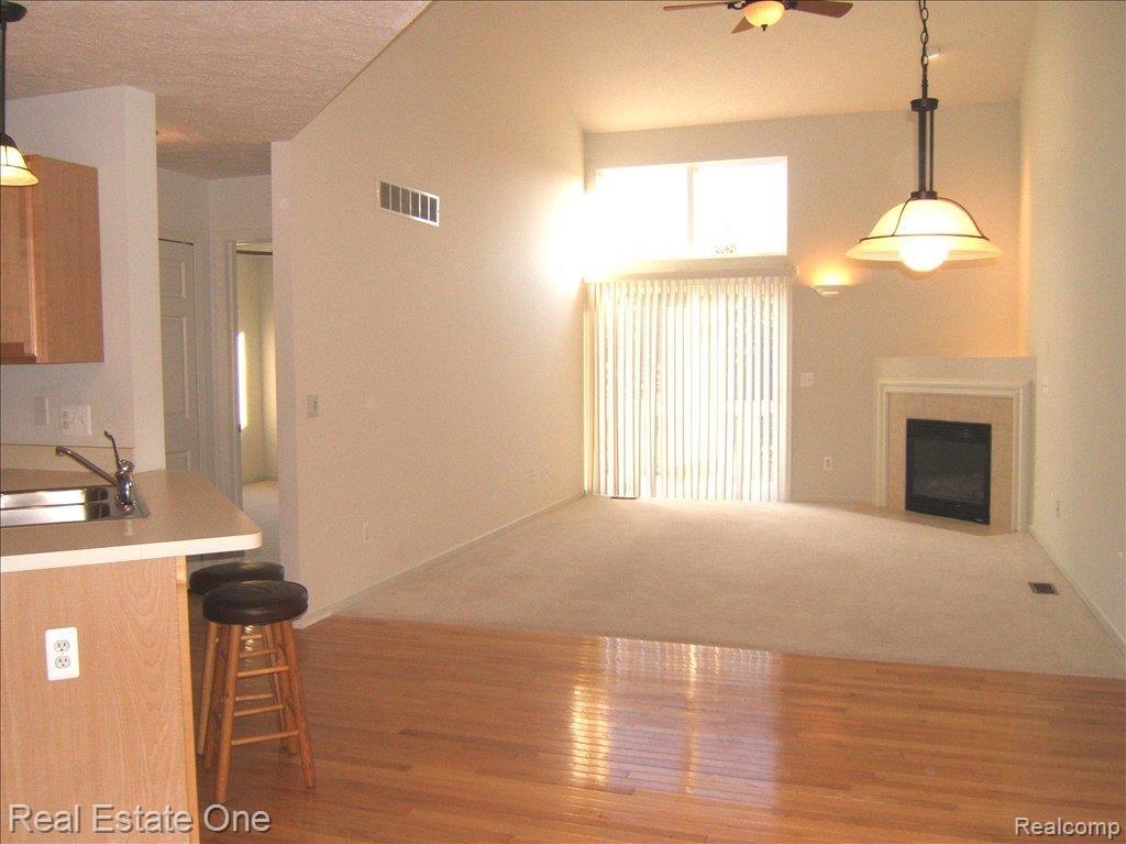 83 Sedum Road, Unit 142 Howell, MI 48843 - Photo 5 of 23 KtchnGR