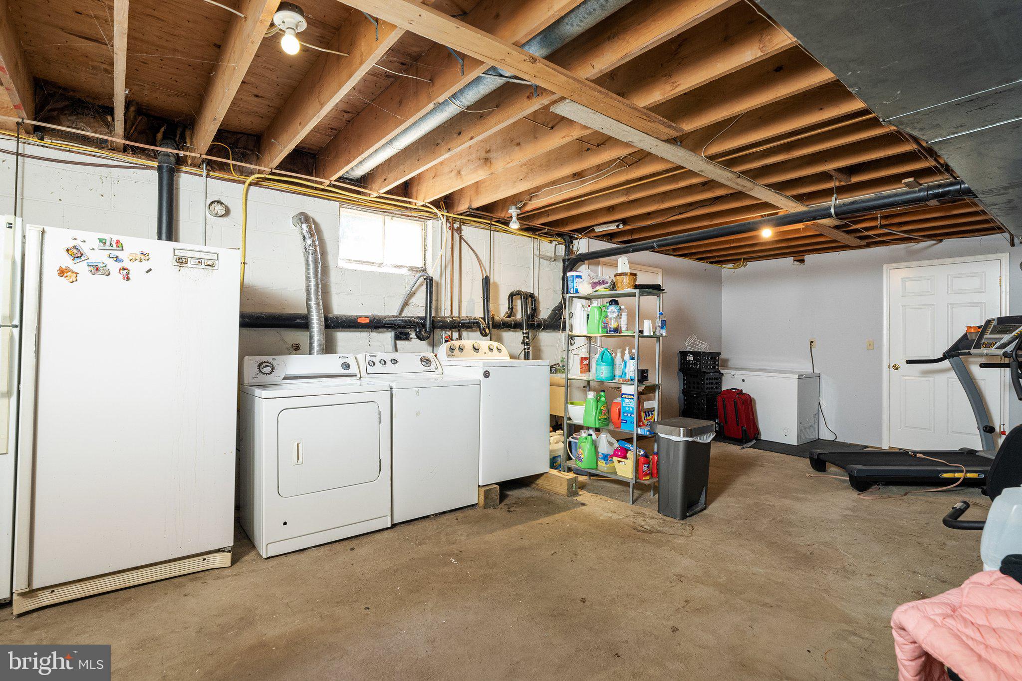 87 Bordentown Chesterfield Road Chesterfield, NJ 08515 - Photo 24 of 49 a utility room with dryer and washer