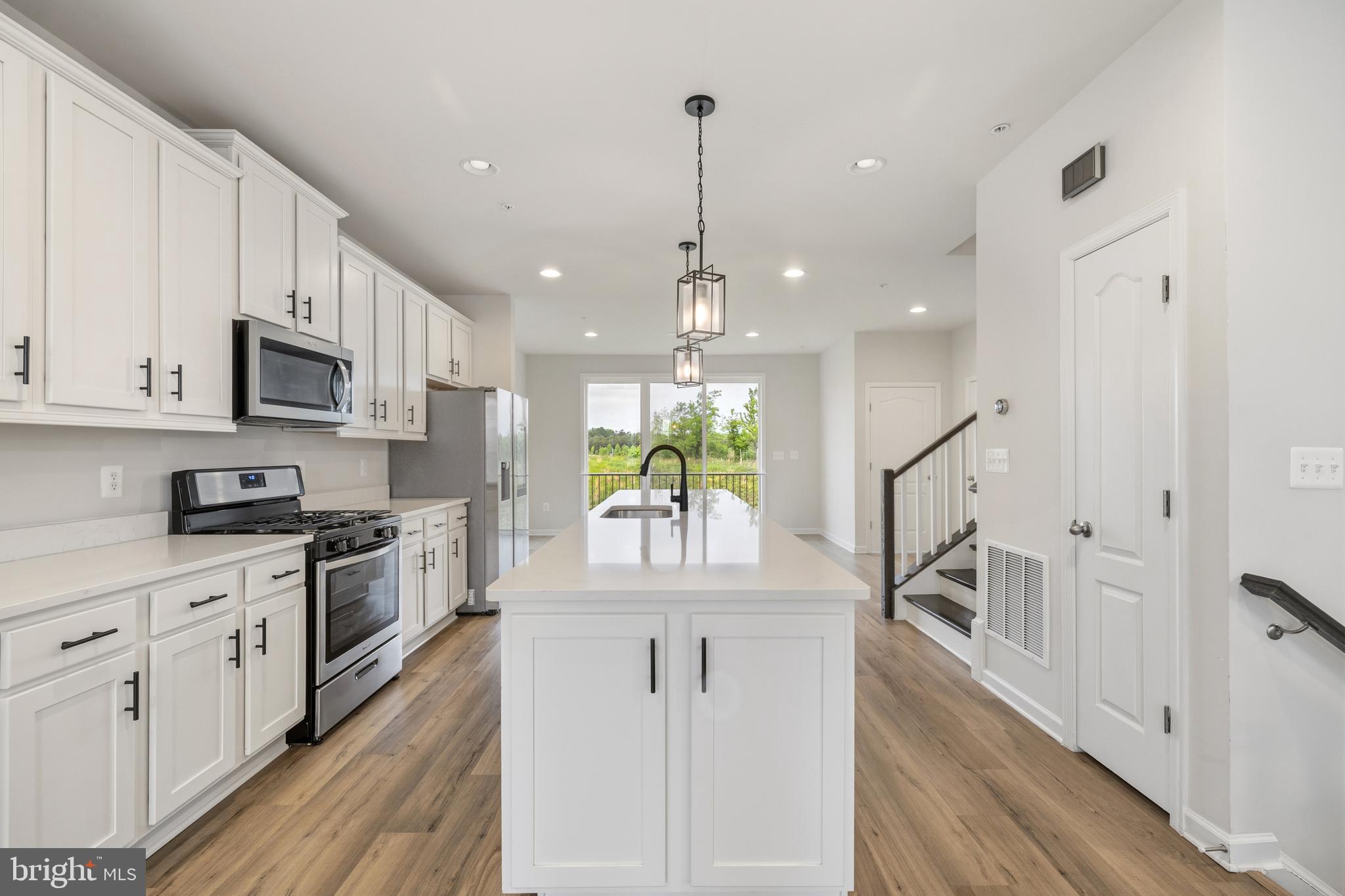 1076 Overlook Loop Laurel, MD 20707 - Photo 5 of 34