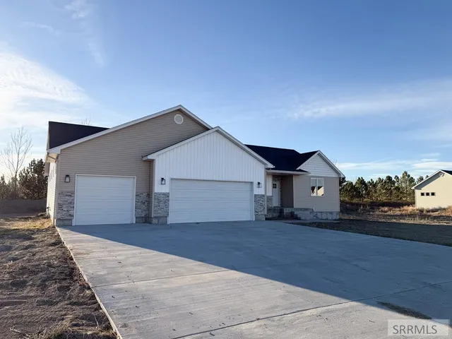 $550,000 | 97 North Hillside Road, Idaho Falls, ID 83402