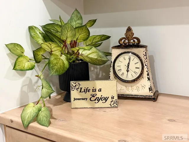 $550,000 | 97 North Hillside Road, Idaho Falls, ID 83402