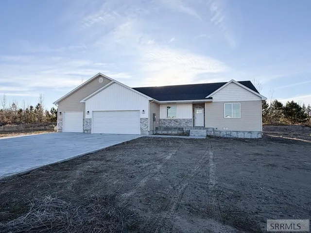 $550,000 | 97 North Hillside Road, Idaho Falls, ID 83402