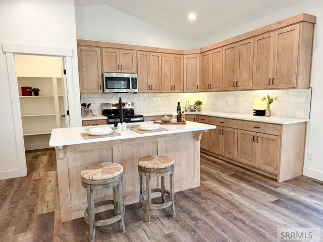 $550,000 | 97 North Hillside Road, Idaho Falls, ID 83402