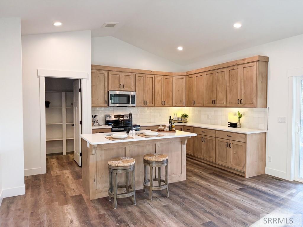 97 North Hillside Road Idaho Falls, ID 83402 - Photo 7 of 46