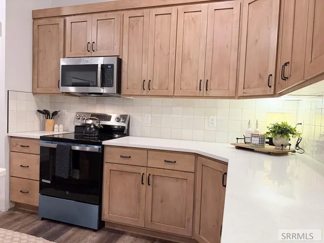 $550,000 | 97 North Hillside Road, Idaho Falls, ID 83402