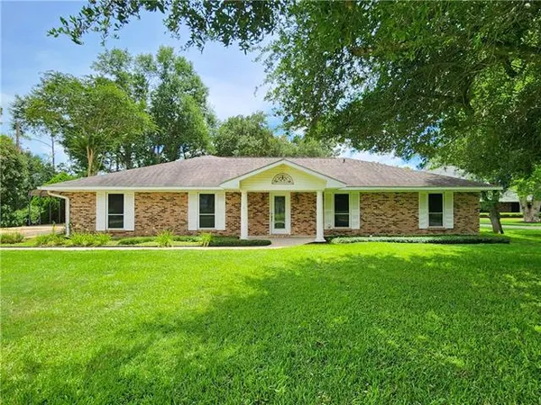 $482,000 | 1009 Parkway Drive, Natchitoches, LA 71457
