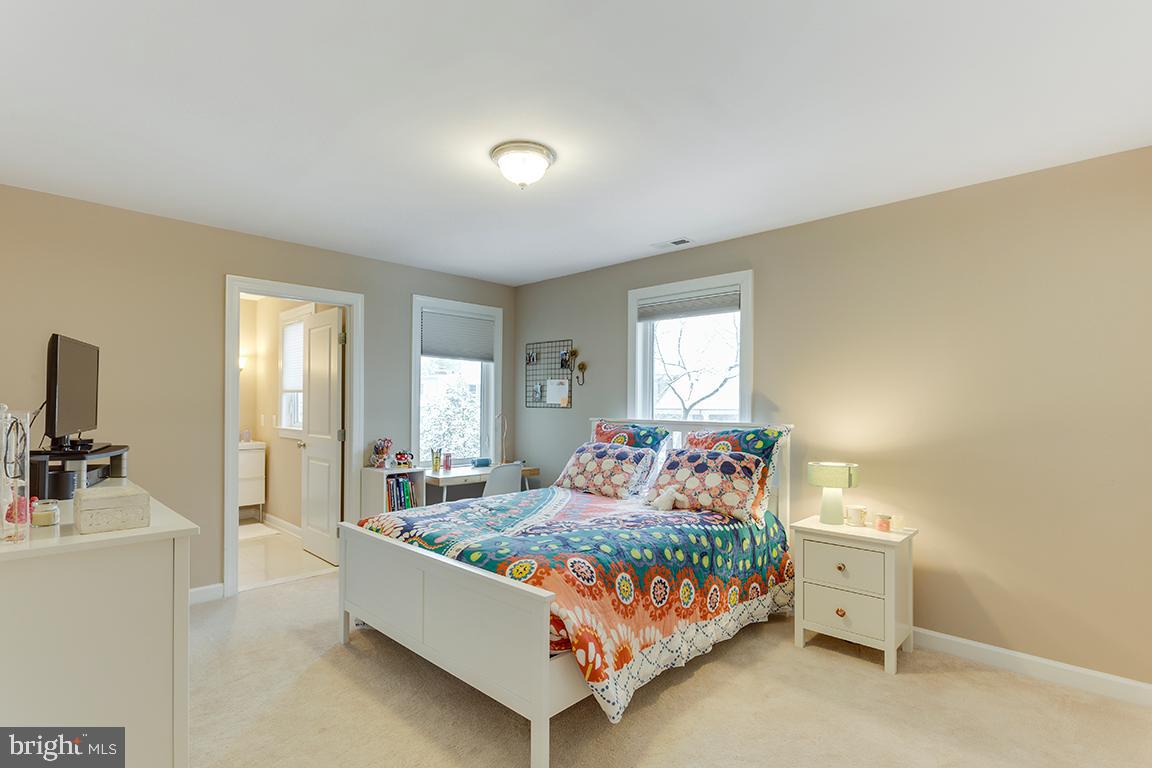 5618 Greentree Road Bethesda, MD 20817 - Photo 18 of 32 Bedroom 3