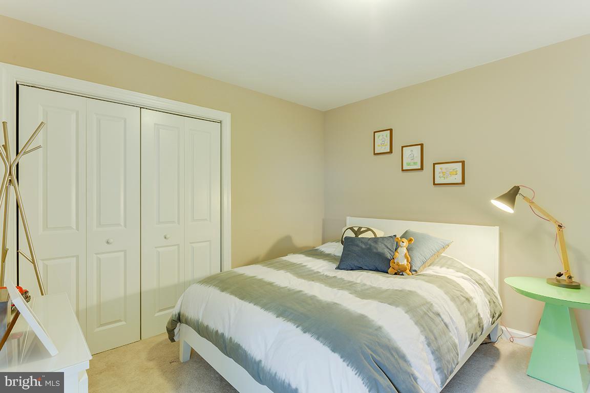 5618 Greentree Road Bethesda, MD 20817 - Photo 19 of 32 Bedroom 4