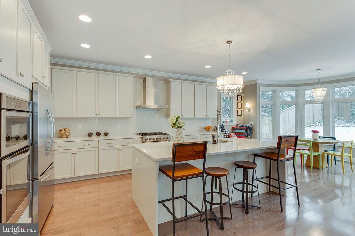 5618 Greentree Road Bethesda, MD 20817 - Photo 10 of 32 Gourmet island-kitchen