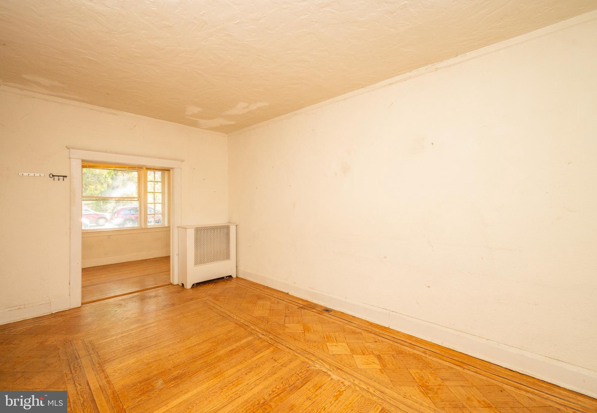 6306 Frederick Road Catonsville, MD 21228 - Photo 11 of 36 Living room / also used as a bedroom for 2 units