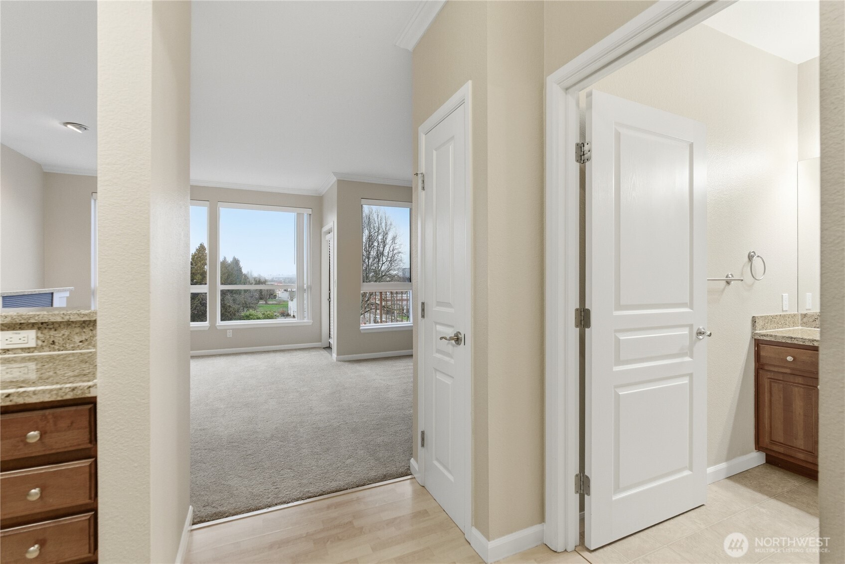 225 Logan Avenue South, Unit 317 Renton, WA 98057 - Photo 2 of 25